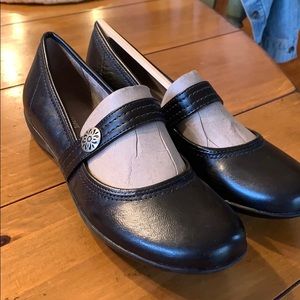 Naturalizer ladies Mary Janes